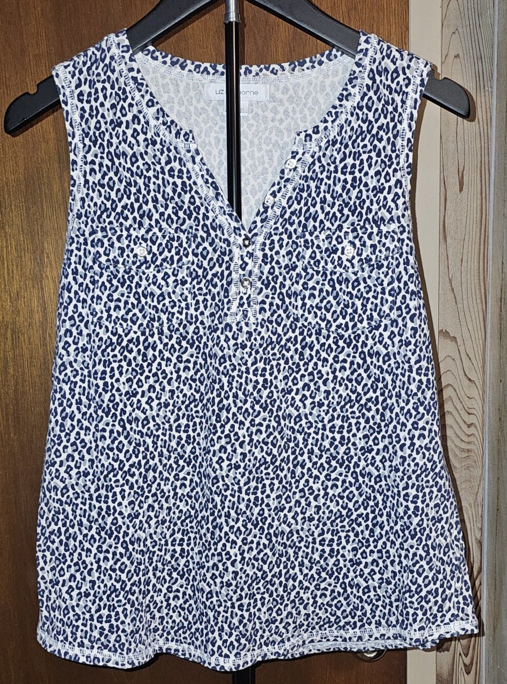 Liz Claiborne White and Navy Leopard Print Sleeveless Henley Tank